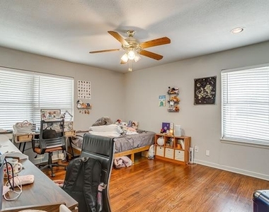 3704 Jeanette Drive - Photo Thumbnail 16