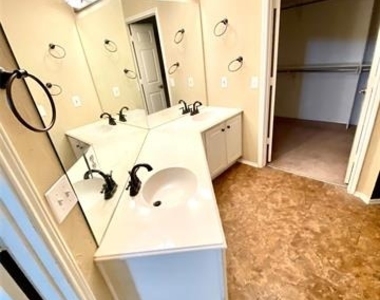 7828 Teal Drive - Photo Thumbnail 5