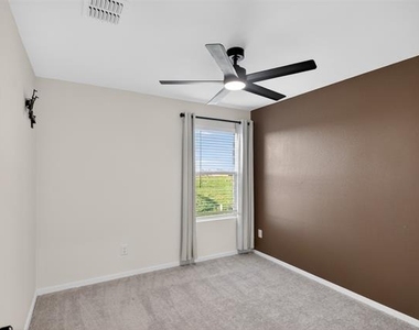 6201 Tilden Avenue - Photo Thumbnail 9
