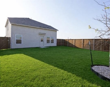 6201 Tilden Avenue - Photo Thumbnail 6
