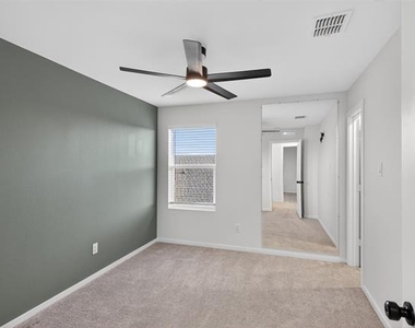6201 Tilden Avenue - Photo Thumbnail 8