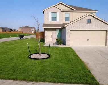 6201 Tilden Avenue - Photo Thumbnail 2
