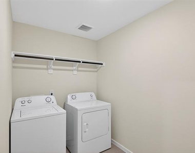 6201 Tilden Avenue - Photo Thumbnail 13