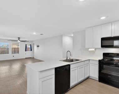 6201 Tilden Avenue - Photo Thumbnail 23