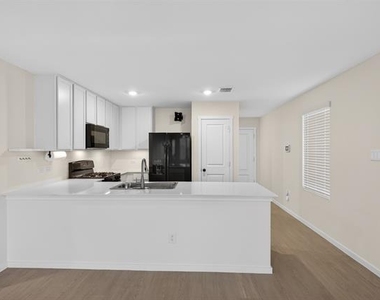 6201 Tilden Avenue - Photo Thumbnail 18