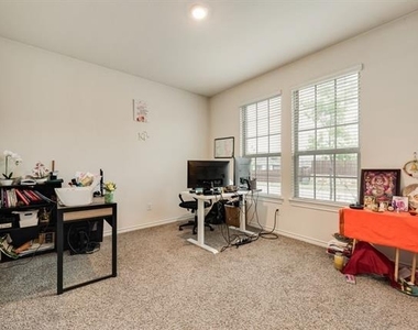 7205 Bledington Lane - Photo Thumbnail 4