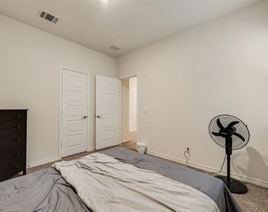 7205 Bledington Lane - Photo Thumbnail 19
