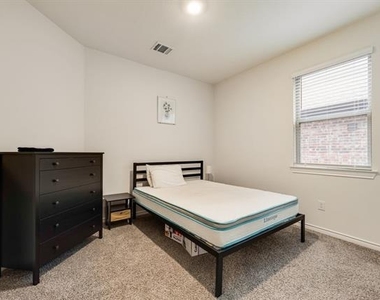 7205 Bledington Lane - Photo Thumbnail 21