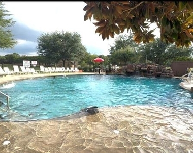 305 Rustic Oak Lane - Photo Thumbnail 16