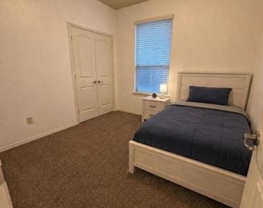 305 Rustic Oak Lane - Photo Thumbnail 7