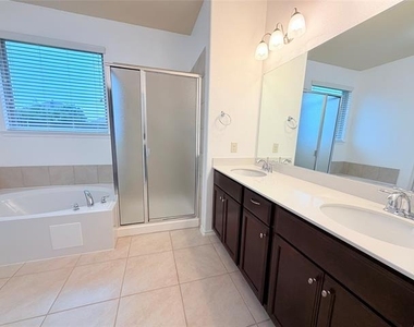 305 Rustic Oak Lane - Photo Thumbnail 11