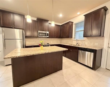 305 Rustic Oak Lane - Photo Thumbnail 3