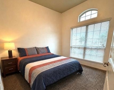 305 Rustic Oak Lane - Photo Thumbnail 5