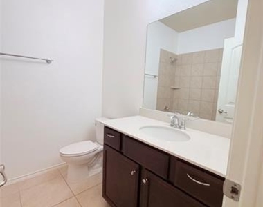 305 Rustic Oak Lane - Photo Thumbnail 10