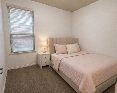 305 Rustic Oak Lane - Photo Thumbnail 6