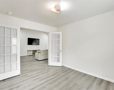 170 Kennedy Drive - Photo Thumbnail 16
