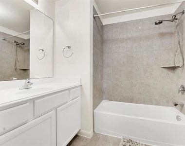 170 Kennedy Drive - Photo Thumbnail 18