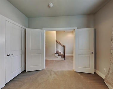1318 Palm Springs Lane - Photo Thumbnail 5