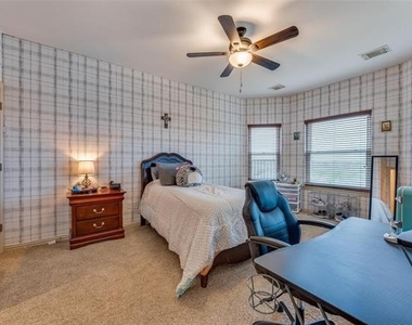 604 Promontory Drive - Photo Thumbnail 17