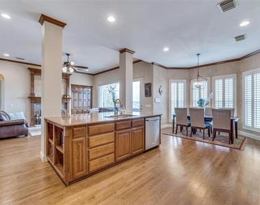 604 Promontory Drive - Photo Thumbnail 8