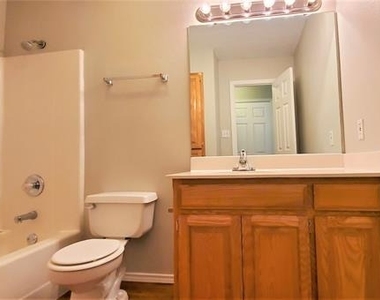 3117 N Bell Avenue - Photo Thumbnail 15