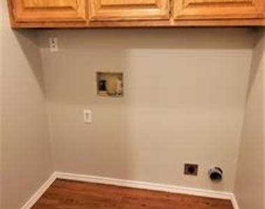3117 N Bell Avenue - Photo Thumbnail 7