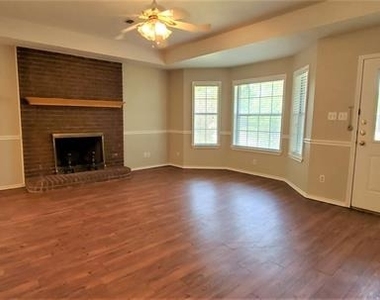 3117 N Bell Avenue - Photo Thumbnail 2