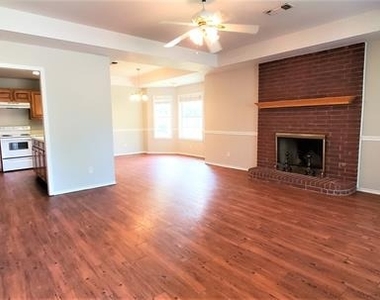 3117 N Bell Avenue - Photo Thumbnail 1