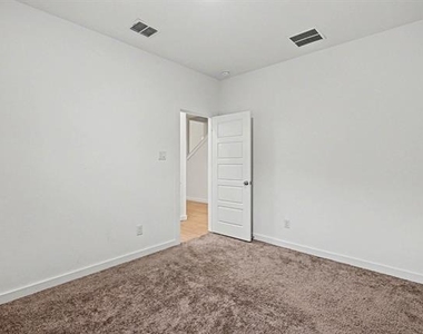 2653 Keokuk Street - Photo Thumbnail 20