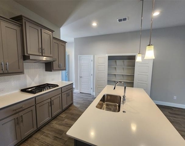 2309 Ruff Road - Photo Thumbnail 9