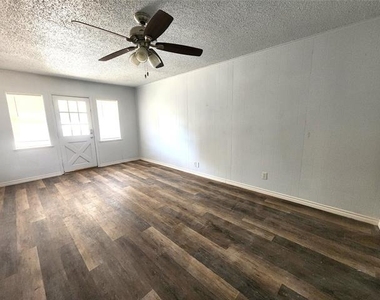 3604 Valley View Road - Photo Thumbnail 8