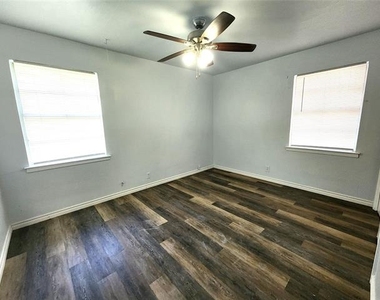 3604 Valley View Road - Photo Thumbnail 9
