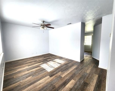 3604 Valley View Road - Photo Thumbnail 1