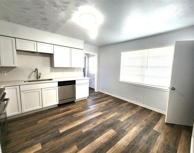 3604 Valley View Road - Photo Thumbnail 4