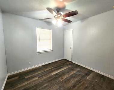 3604 Valley View Road - Photo Thumbnail 10