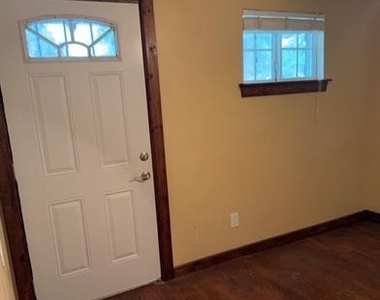 625 Redbud Lane - Photo Thumbnail 6