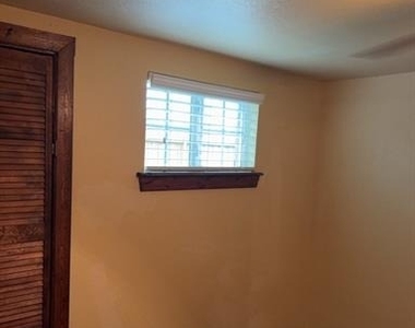 625 Redbud Lane - Photo Thumbnail 10