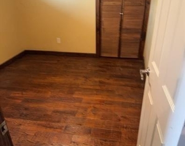 625 Redbud Lane - Photo Thumbnail 8