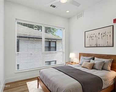 2217 N Fitzhugh Avenue - Photo Thumbnail 10