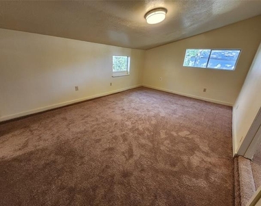 1516 Lindsey Street - Photo Thumbnail 9