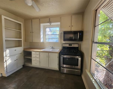 1516 Lindsey Street - Photo Thumbnail 14