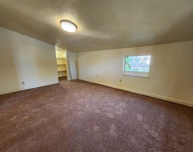 1516 Lindsey Street - Photo Thumbnail 11