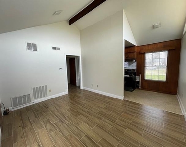 409 Royal Street - Photo Thumbnail 7
