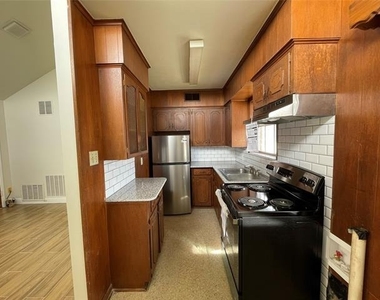 409 Royal Street - Photo Thumbnail 9