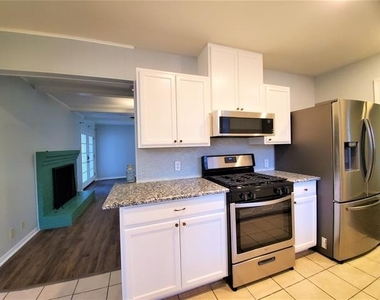 1200 Bryn Mawr Place - Photo Thumbnail 11