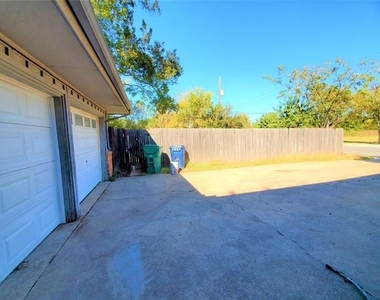 1200 Bryn Mawr Place - Photo Thumbnail 36