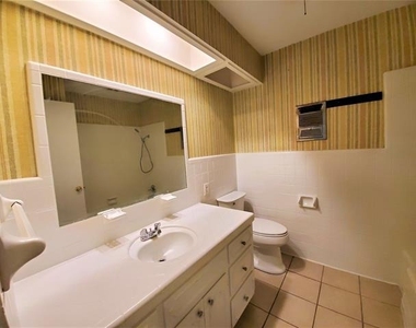 1200 Bryn Mawr Place - Photo Thumbnail 28
