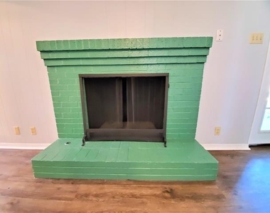 1200 Bryn Mawr Place - Photo Thumbnail 8