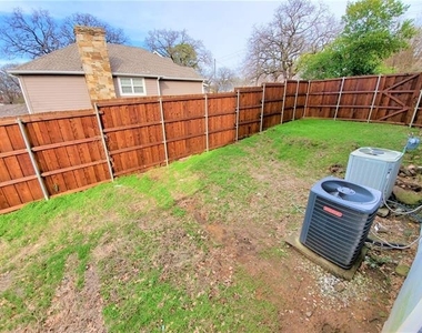 2223 N Locust Street - Photo Thumbnail 32