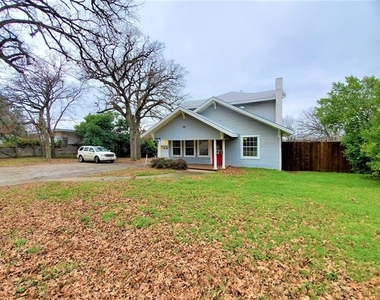 2223 N Locust Street - Photo Thumbnail 1